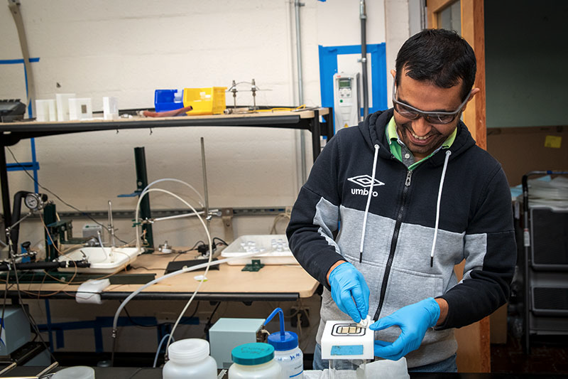 Imran Khan, Postdoctoral Researcher, Energy Storage Group, Energy Storage & Distributed Resources Division, prepares a desalination module as part of his research in Robert Kostecki’s lab. 03/02/2020 – Berkeley, California